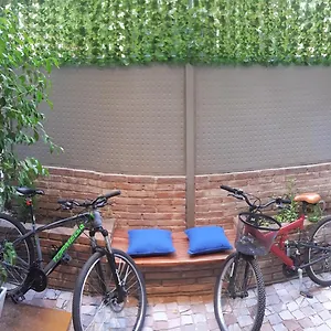 Loft, Bikes & Optic Fibre Wifi By Bar St And Park Apartment